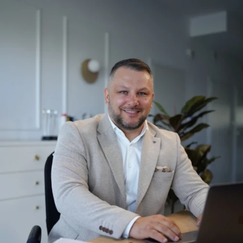 Łukasz Wojda Ekspert finansowy Logo