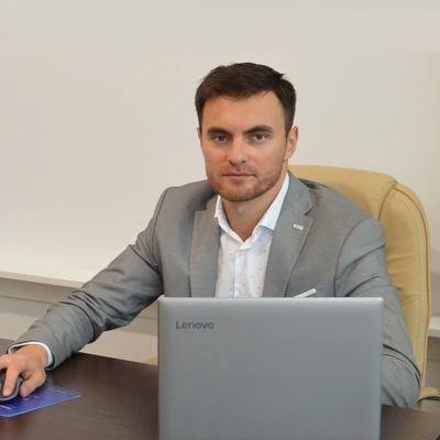 Piotr Wieczerzak ekspert kredytowy Logo
