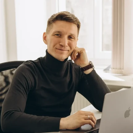 Patryk Kicinski ekspert kredytowy Logo